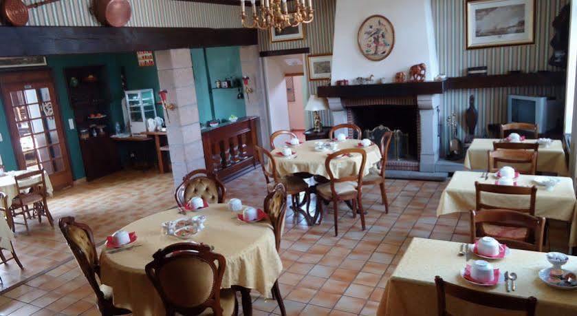 Hotel De La Gare Клиссон Экстерьер фото