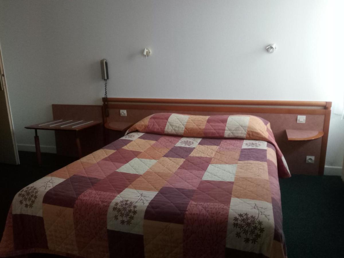 Hotel De La Gare Клиссон Экстерьер фото